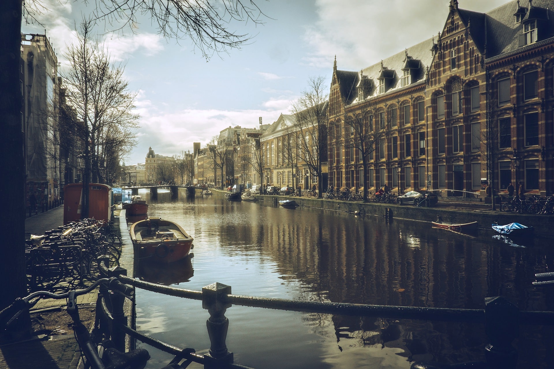 Lees meer over het artikel De beste makelaar in Amsterdam helpt jou met alles